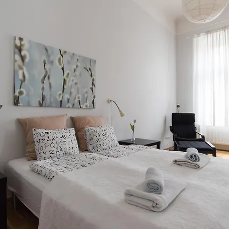 Black & White Apartment *