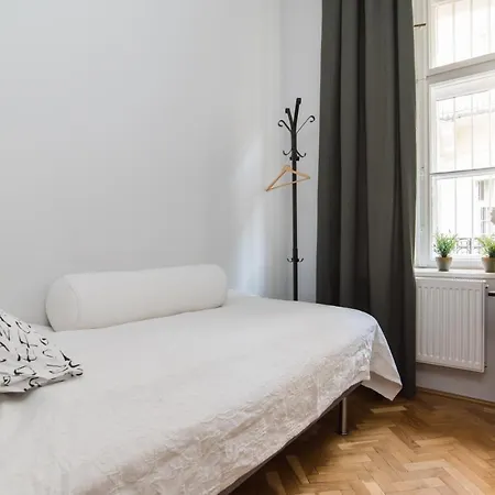 Black & White Apartment *