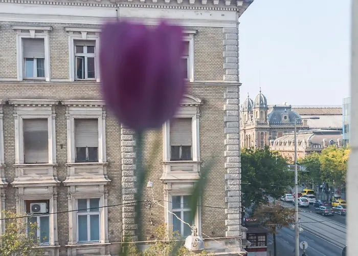 Black & White At Nyugati Station - 3 Separate Br Appartement Budapest